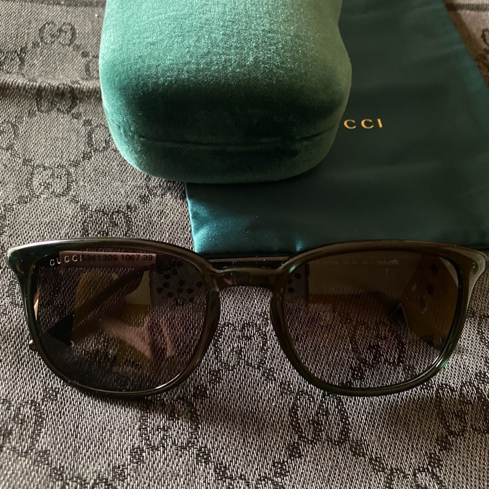 NEW GUCCI DARK GREEN SUNGLASSES WITH CASE/DUST BAG